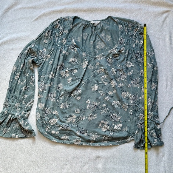 blouse - Picture 3 of 5